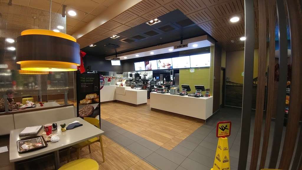 McDonalds | 410 Thompson Creek Mall, Stevensville, MD 21666, USA | Phone: (410) 643-9025