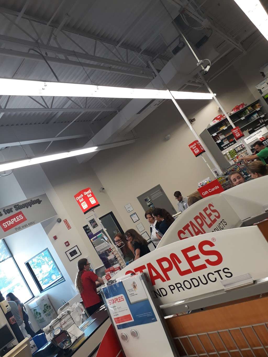 Staples | 8450 NW Prairie View Rd, Kansas City, MO 64153, USA | Phone: (816) 741-8650