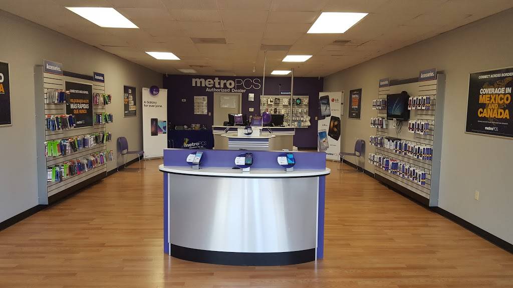 Metro by T-Mobile | 450 Stateline Rd W Unit D, Southaven, MS 38671, USA | Phone: (662) 510-5655