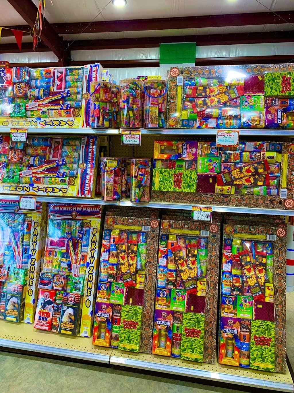 Flash-Bang Fireworks | 254 County Rd 129, Alvin, TX 77511, USA | Phone: (832) 315-7333