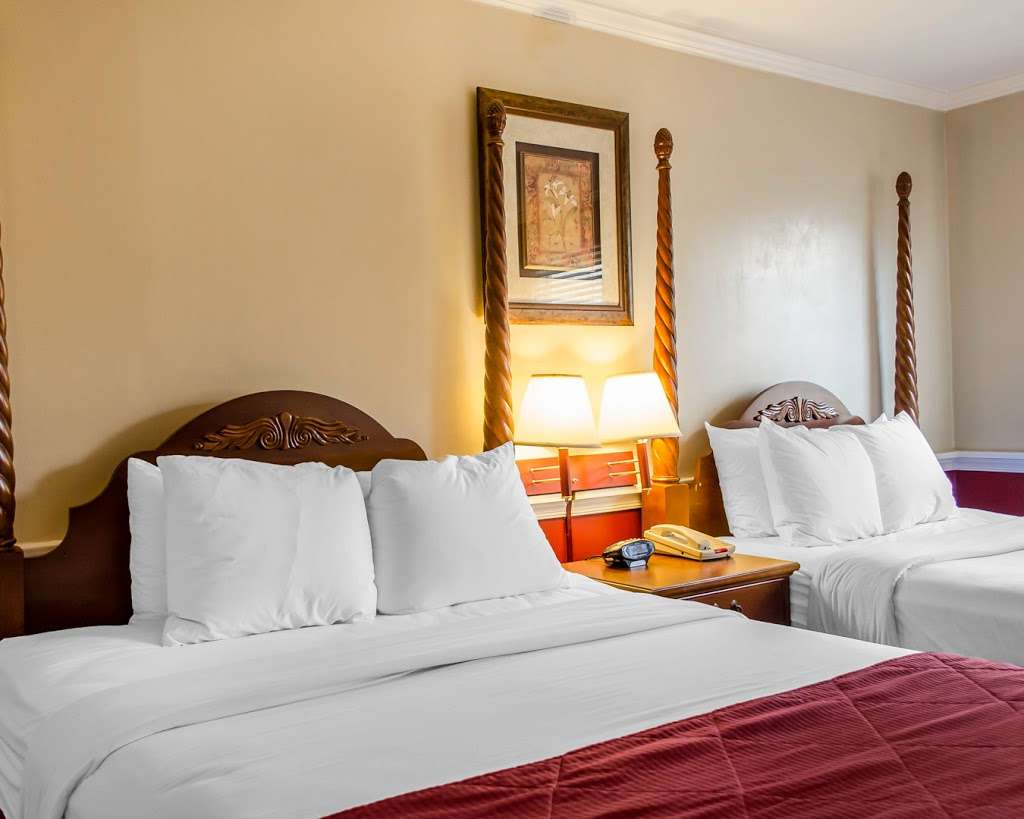 Clarion Inn Strasburg - Lancaster | 1400 Historic Dr, Strasburg, PA 17579, USA | Phone: (717) 687-7691