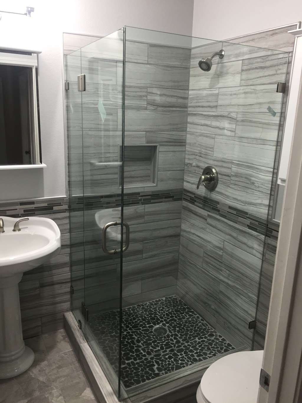 J Shower Doors | 14499 Hillcrest Dr, Fontana, CA 92337 | Phone: (909) 732-6564