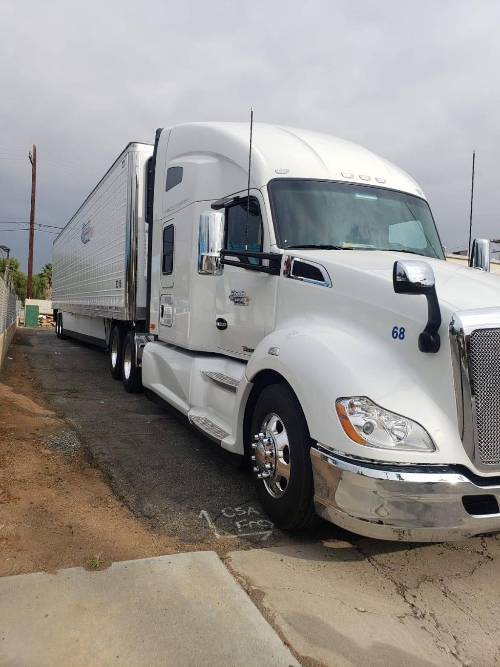 Expedite Transport | Trucking Transport Company In San Bernardino | Jobs For Drivers | 289 E Kimberly Ct, San Bernardino, CA 92408, USA | Phone: (800) 973-4849