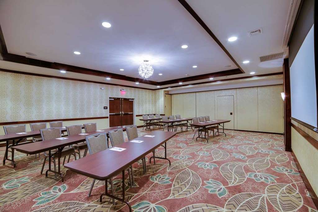 Hampton Inn & Suites Philadelphia/Bensalem | 3660 Street Rd, Bensalem, PA 19020, USA | Phone: (267) 332-2200