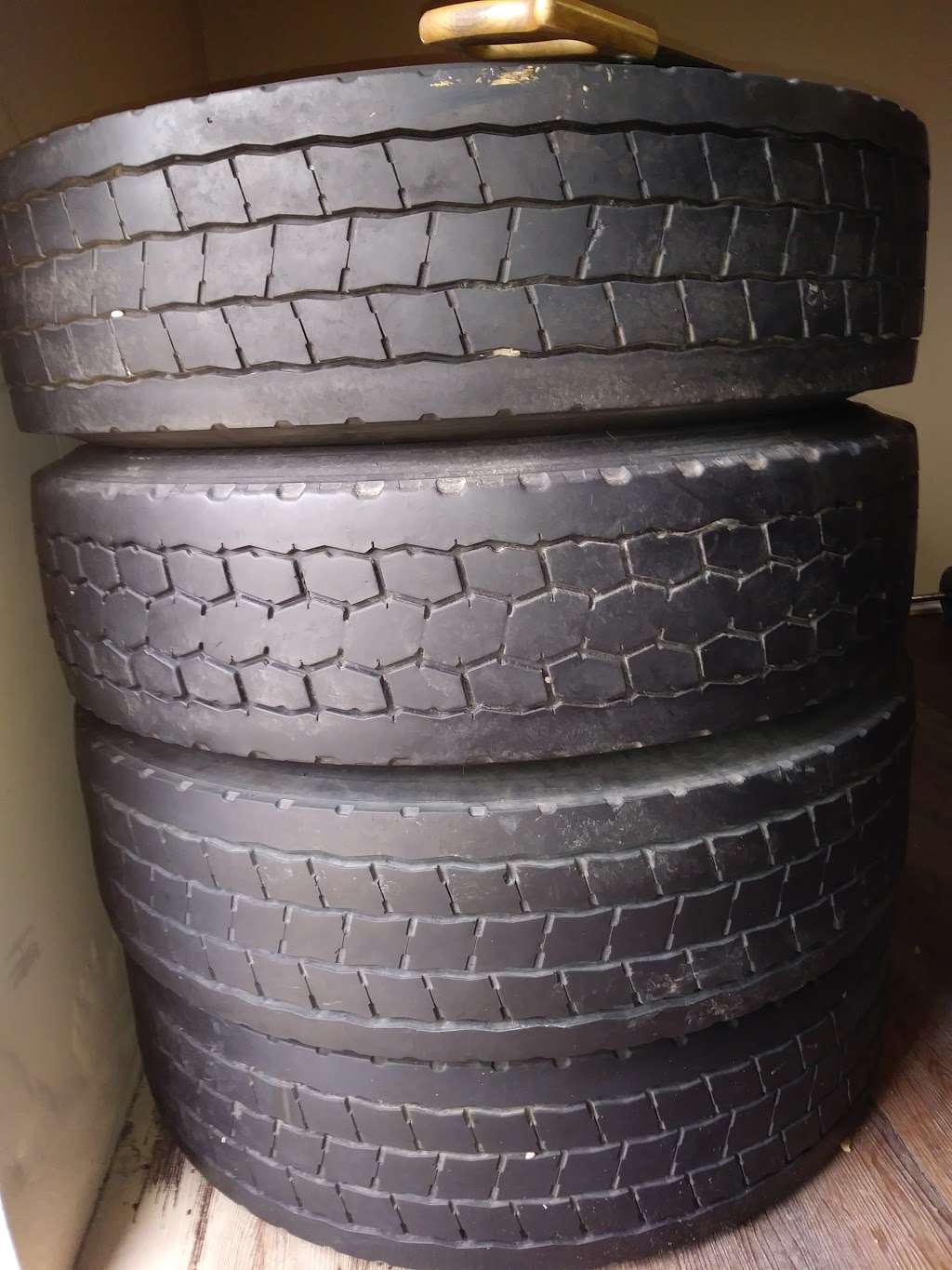 Eduardos tire service | 4207 lakehurs ct, Dallas, TX 75211, USA | Phone: (214) 779-2776