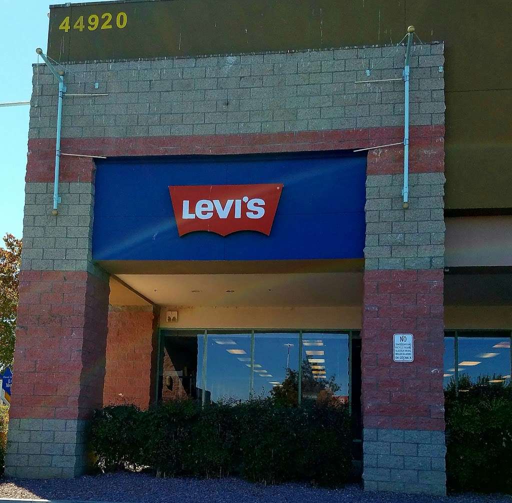 Levis® Outlet Store at Tanger Outlets Lancaster | 44920 S Valley Central Way Ste- 101, Lancaster, CA 93534, USA | Phone: (661) 942-0495