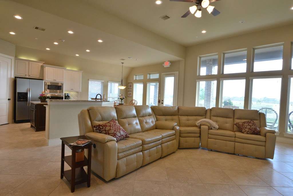 Larrys Lake House | 3418 Colorado Bend Dr, Katy, TX 77494, USA | Phone: (832) 437-9134