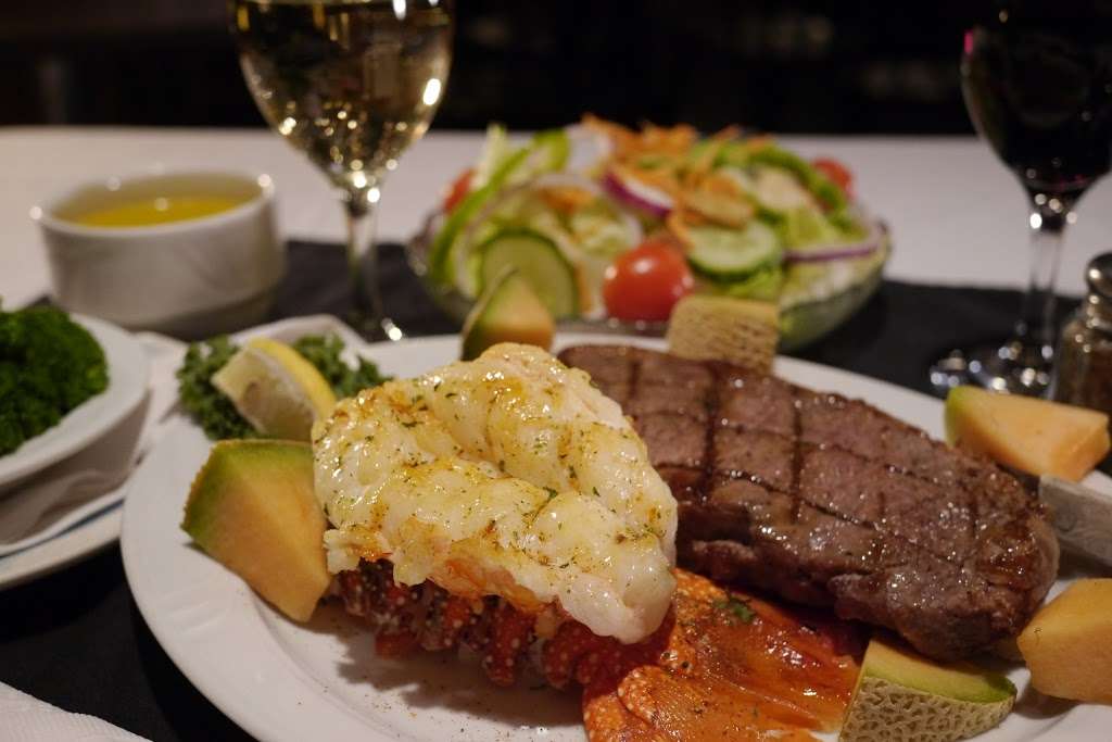 The Crackpot Seafood Restaurant | 8102 Loch Raven Blvd, Baltimore, MD 21286, USA | Phone: (667) 308-3035