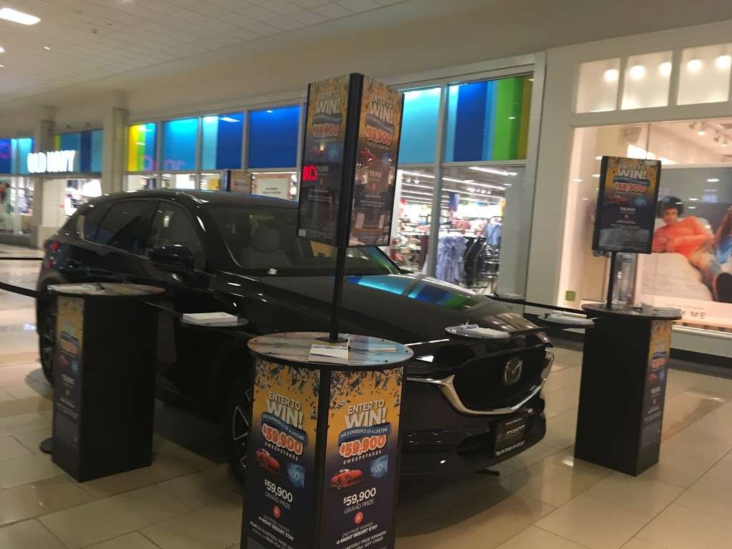 Monmouth Mall | Eatontown, NJ 07724, USA