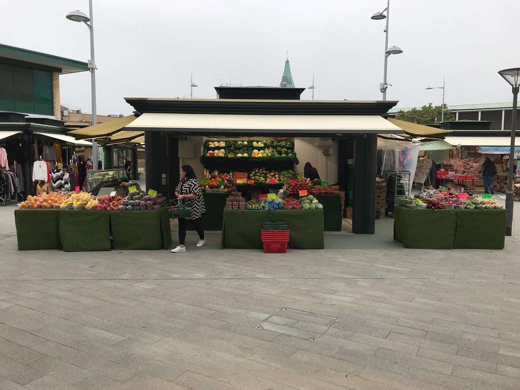 The Fruit And Veg Stall | Unnamed Road, Basildon SS14 1DU, UK