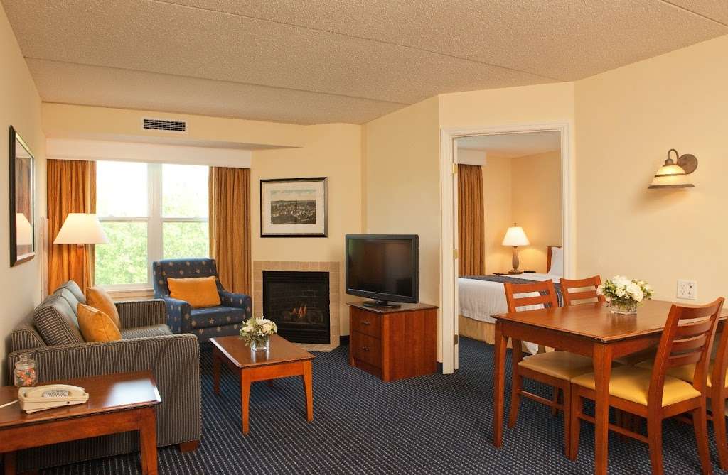 Residence Inn by Marriott Boston Woburn | 300 Presidential Way, Woburn, MA 01801, USA | Phone: (781) 376-4000