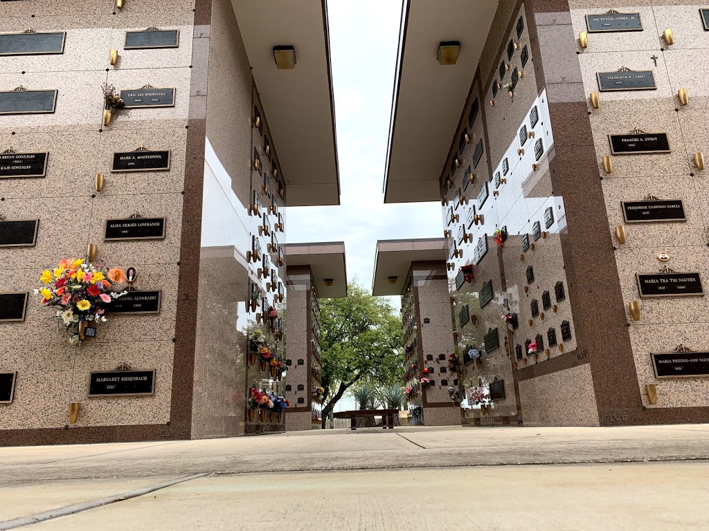 Archdiocese of San Antonio -Holy Cross Cemetery | 17501 Nacogdoches Rd, San Antonio, TX 78266, USA | Phone: (210) 651-6011