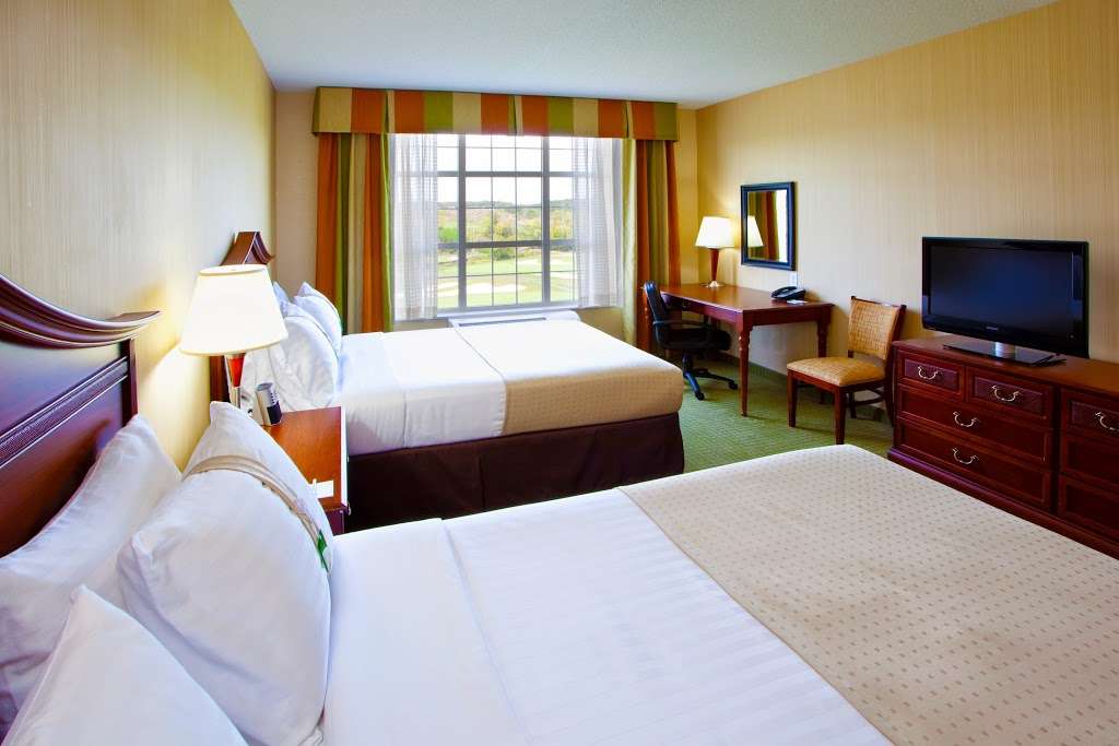 Holiday Inn & Suites Front Royal Blue Ridge Shadows | 111 Hospitality Drive, Front Royal, VA 22630, USA | Phone: (540) 631-3050