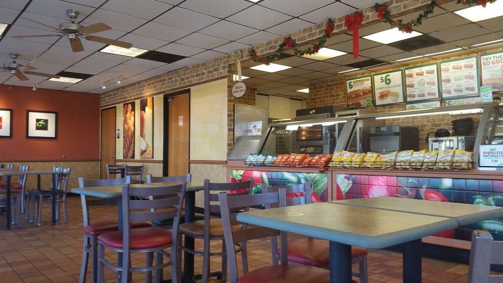 Subway Restaurants | 200 Aldine Bender Rd, Houston, TX 77060, USA | Phone: (281) 448-1144