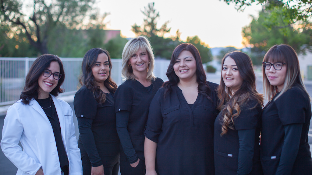 Smiles That Work | 6111 Taylor Ranch Rd NW, Albuquerque, NM 87120, USA | Phone: (505) 898-2000