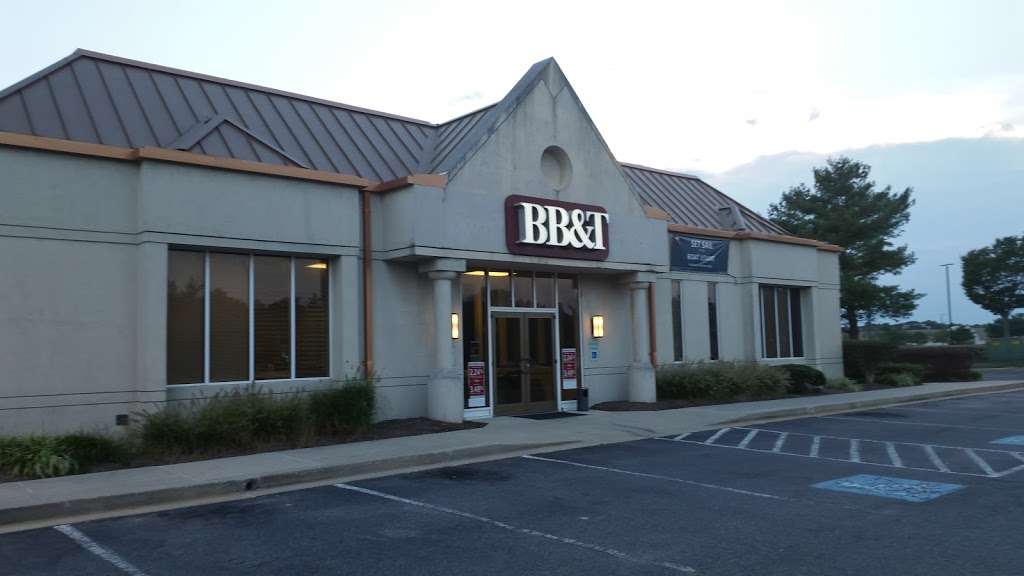 BB&T | 23415 Three Notch Rd Ste 2060, California, MD 20619 | Phone: (301) 737-0505