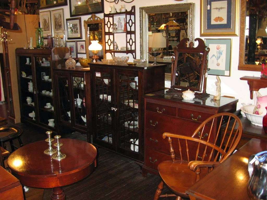 Sanatoga Antiques & Collctbles | 2933 E High St, Sanatoga, PA 19464, USA | Phone: (610) 326-8773