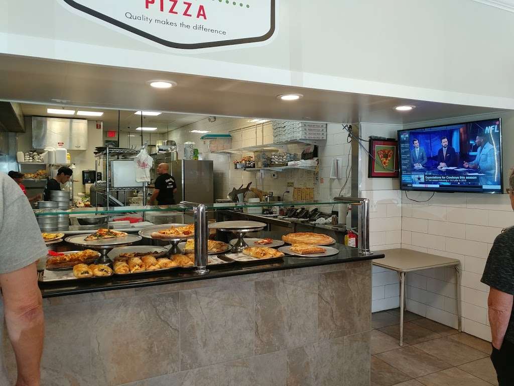 Vinnys Pizza | 6671 W Indiantown Rd #54, Jupiter, FL 33458, USA | Phone: (561) 575-5445