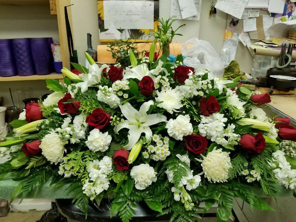 Lanez Florist & Gifts, Inc | 2946 NC-127 A, Hickory, NC 28602, USA | Phone: (828) 330-0708