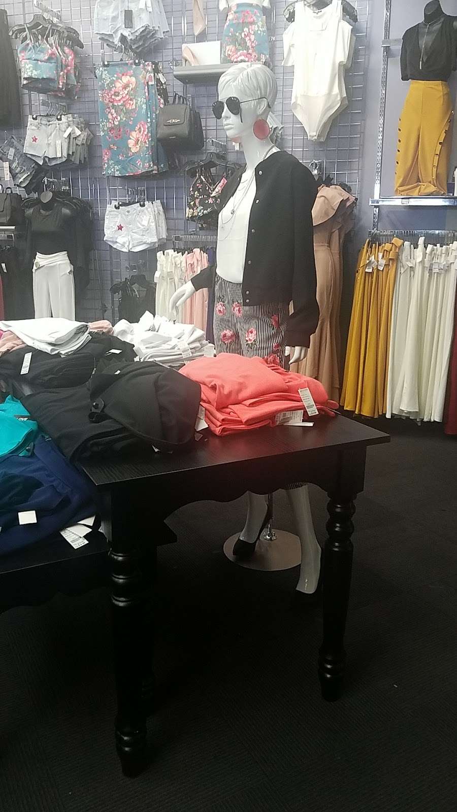 Discovery Clothing 5139 S Pulaski Rd Chicago Il 60632 Usa