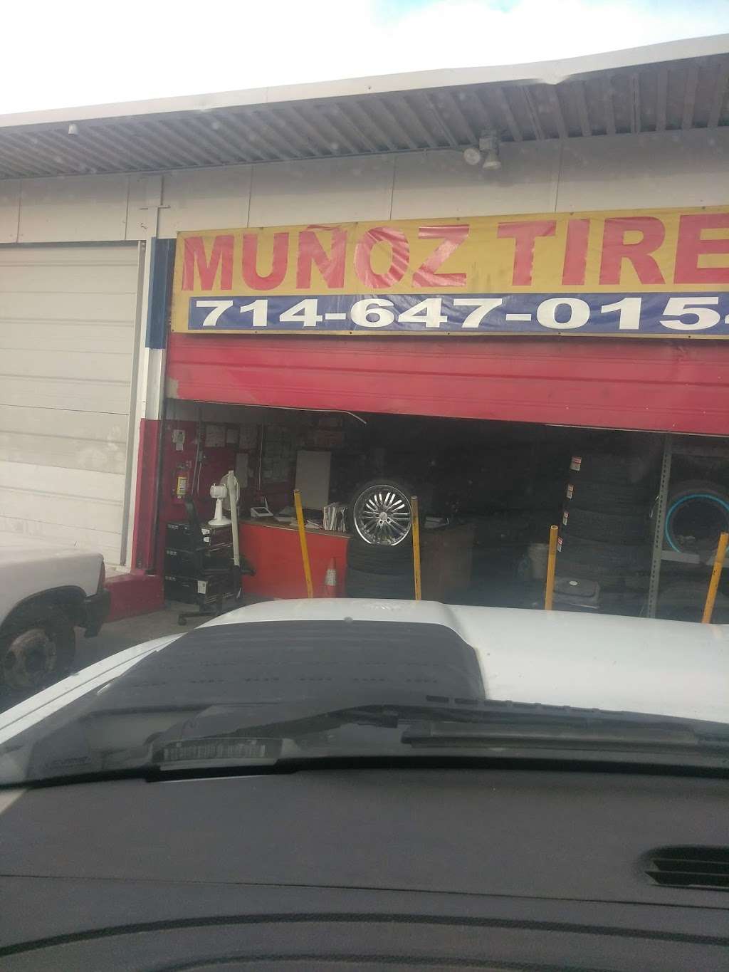 Muñoz Tires Service | 1111 E 4th St, Santa Ana, CA 92701, USA | Phone: (714) 647-0154