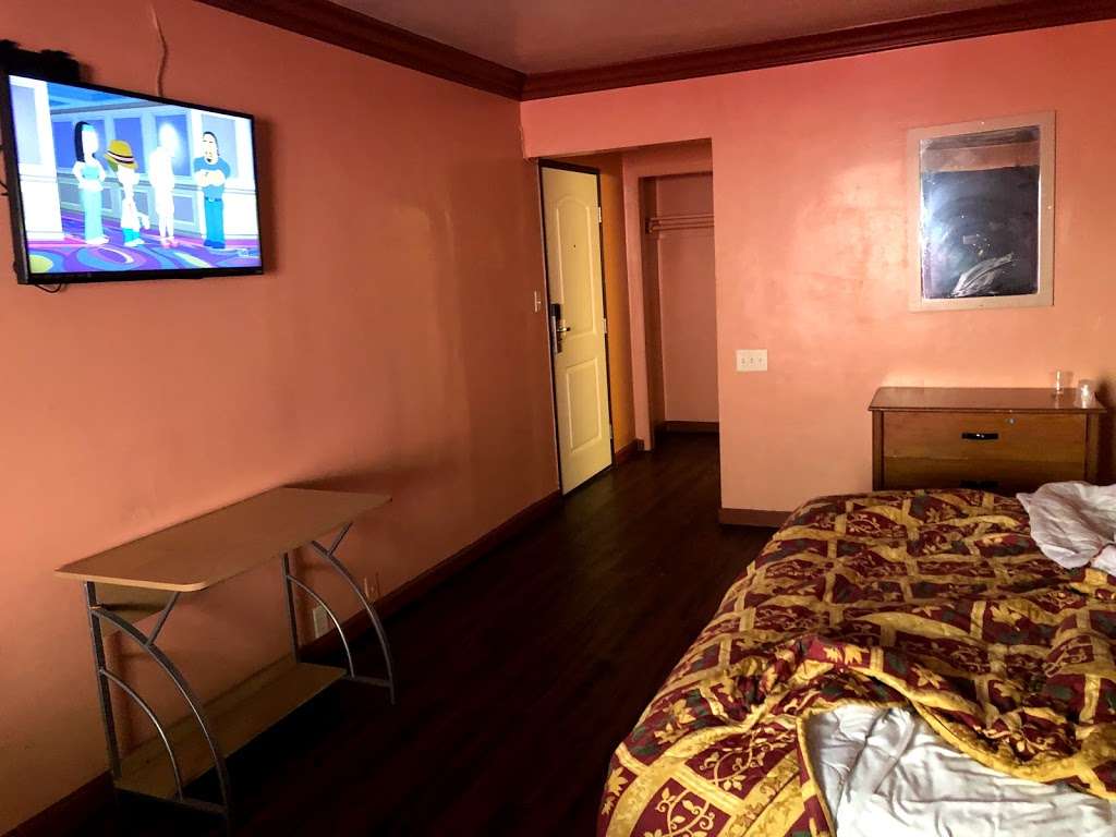 Relax Inn Motel | 1269 South La Brea Ave, Los Angeles, CA 90019, USA | Phone: (323) 939-3772