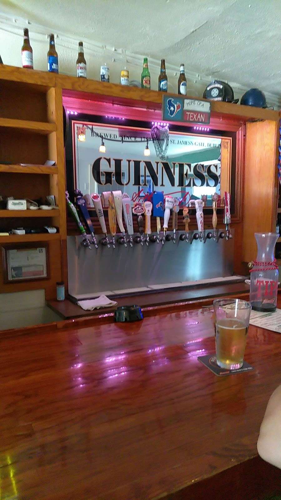 Novellis Deli & Sports Bar | 3209 TX-3, Dickinson, TX 77539, USA | Phone: (281) 534-6352