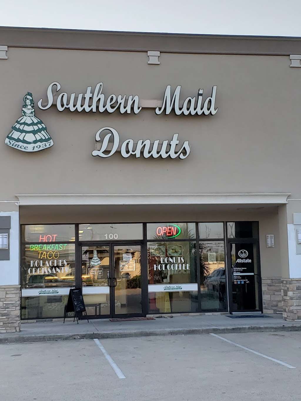 Southern Maid Donuts | 3440 Riley Fuzzel Rd, Spring, TX 77386, USA | Phone: (281) 288-2140