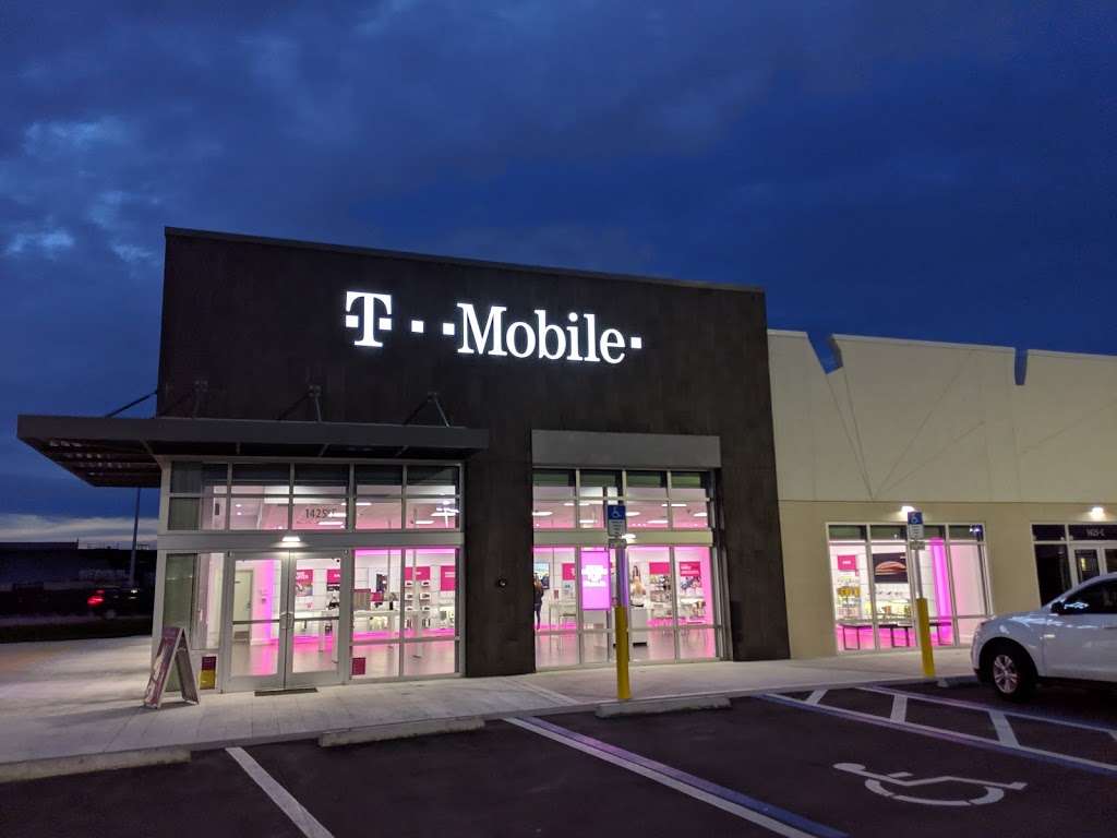 T-Mobile | 1425 Cornerstone Blvd Ste E, Daytona Beach, FL 32117, USA | Phone: (386) 868-2755