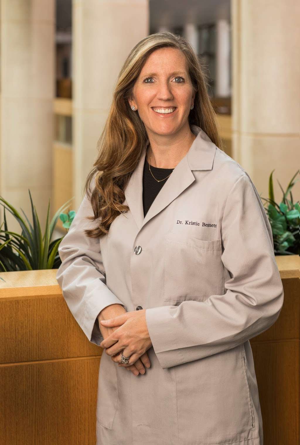 Dr. Kristie Dold Bennett, M.D., OBGYN | 4905 Old Orchard Shopping Center, Skokie, IL 60077, USA | Phone: (847) 869-5800