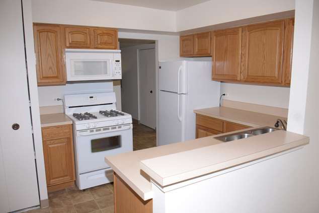 Indian Trail Apartments | 601 Meadows Blvd, Addison, IL 60101, USA | Phone: (630) 627-5332