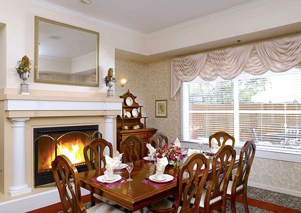 Lakewood Reserve Senior Living | 555 S Pierce St, Lakewood, CO 80226, USA | Phone: (303) 742-4800