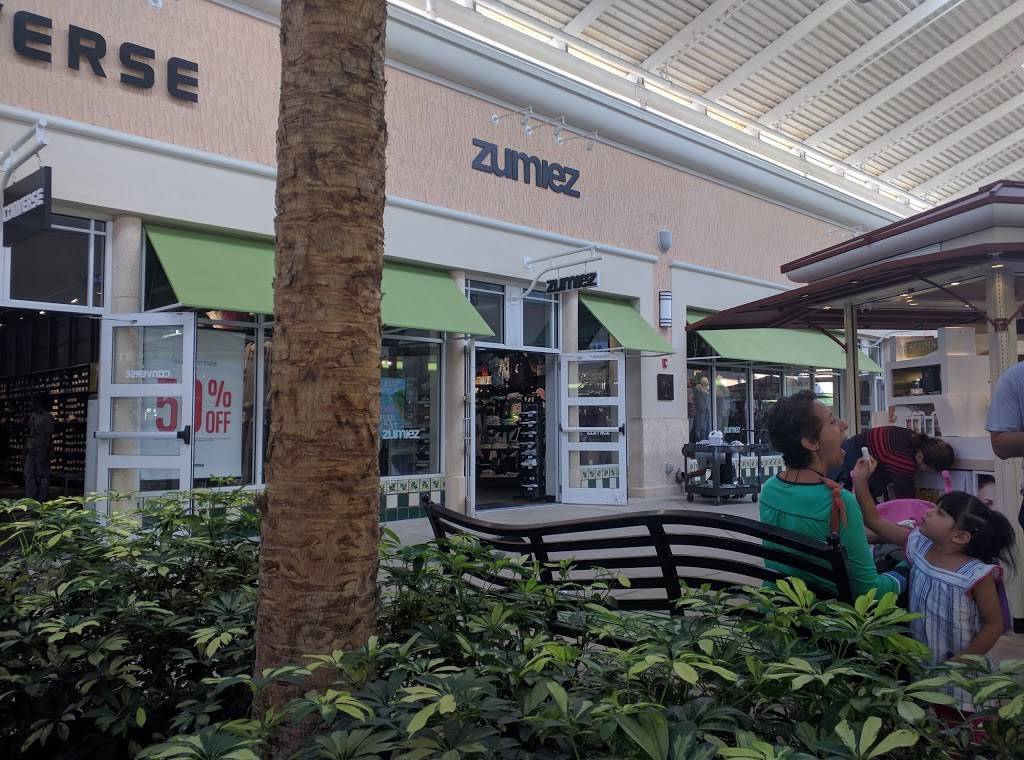 Zumiez | 8200 Vineland Ave #1721, Orlando, FL 32821, USA | Phone: (407) 238-4655