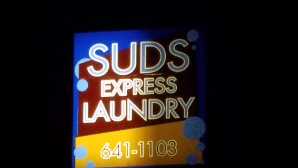 Suds Express | 906 E 8th St, Anderson, IN 46012, USA | Phone: (765) 641-1103