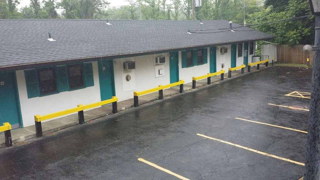 Town lyne motel | 2381 Crompond Rd, Cortlandt, NY 10567, USA | Phone: (914) 737-8202