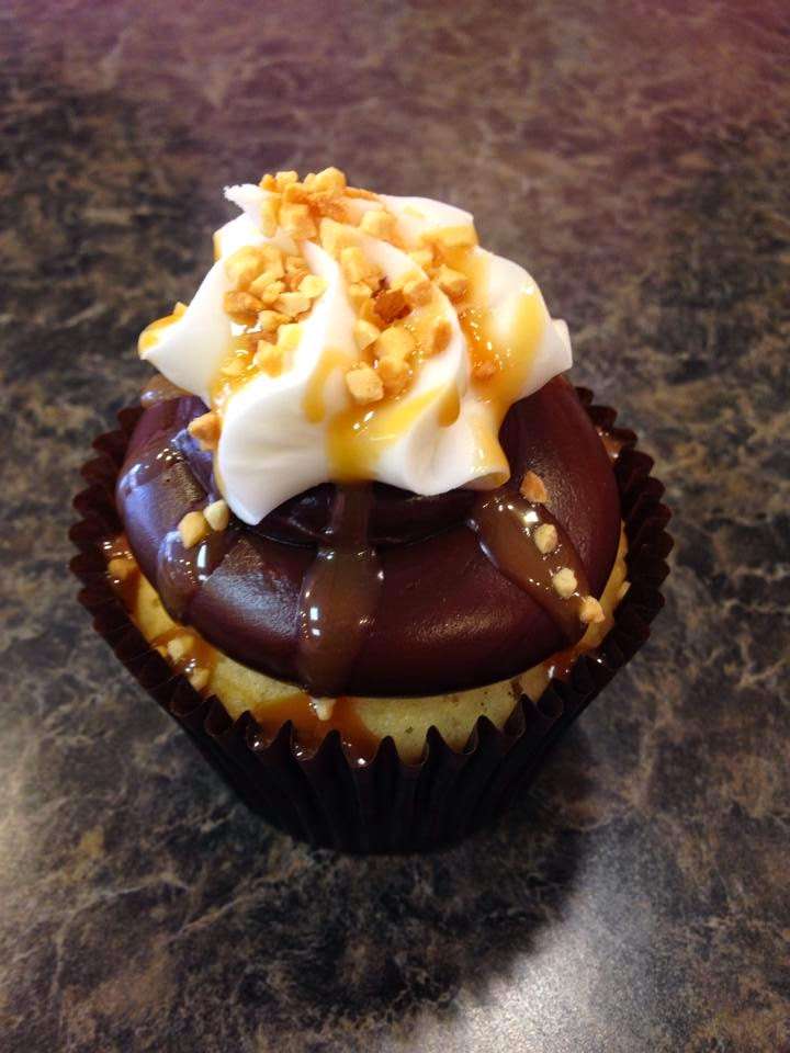 Smallcakes: A Cupcakery - Lakeland | 1560 Town Center Dr, Lakeland, FL 33803, USA | Phone: (863) 226-5449