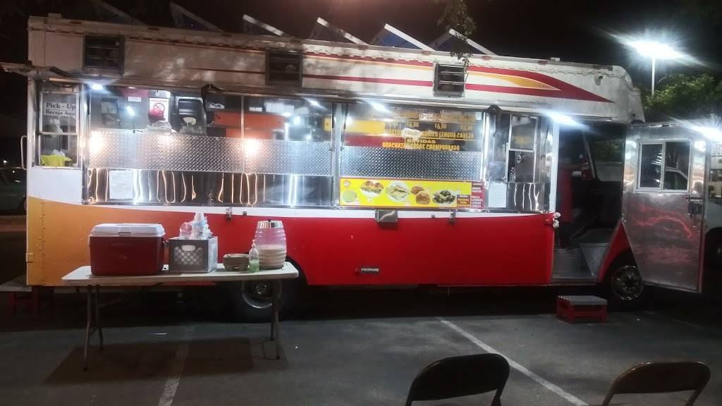 Tacos El Lobito | 1801 Planz Rd, Bakersfield, CA 93304, USA | Phone: (323) 489-2929