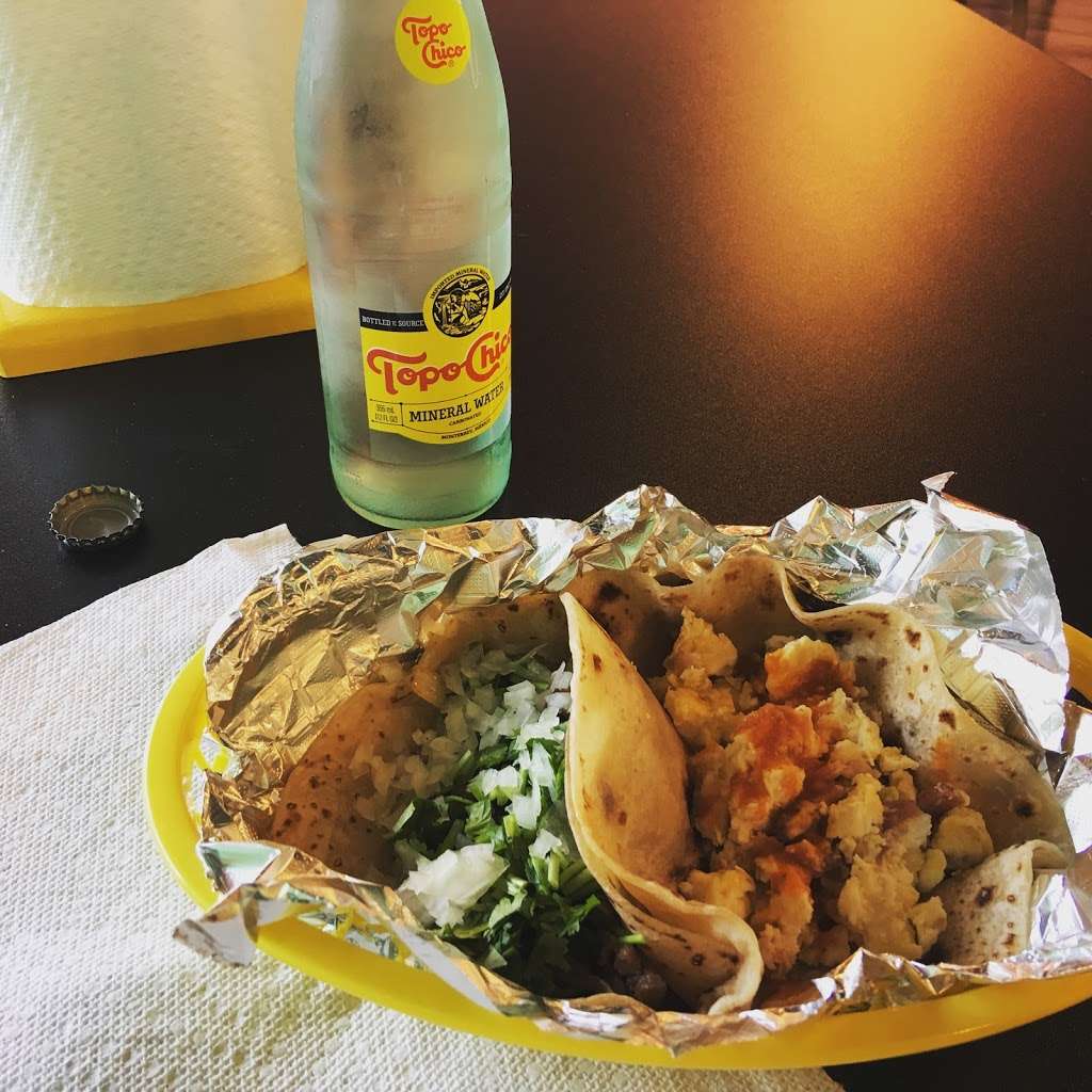 Kingwood Taco Shop | 2510 Mills Branch Dr #120, Kingwood, TX 77345, USA | Phone: (281) 973-1098