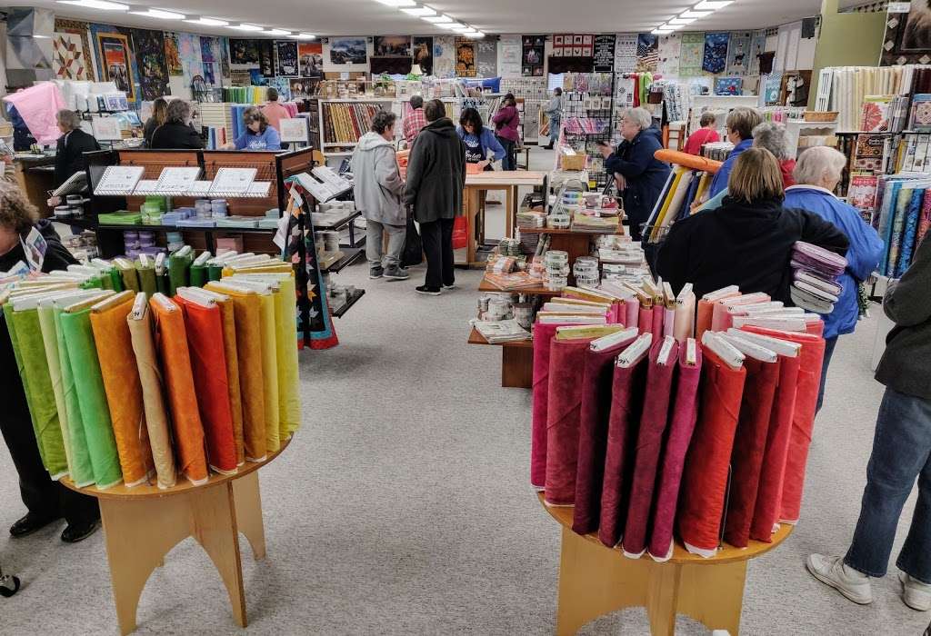 Hunters Quilt Mart | 573 NW US Hwy 50, Centerview, MO 64019, USA | Phone: (660) 656-3325