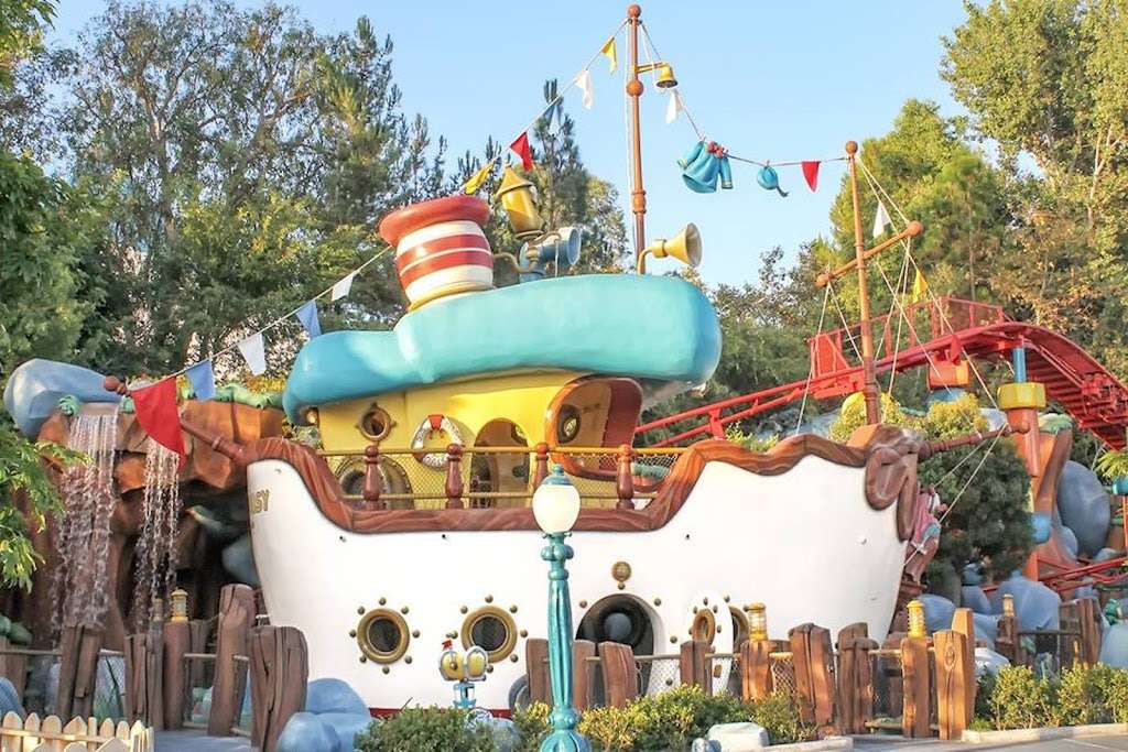 Donalds Boat | 1313 Disneyland Dr, Anaheim, CA 92802, USA | Phone: (714) 781-4565