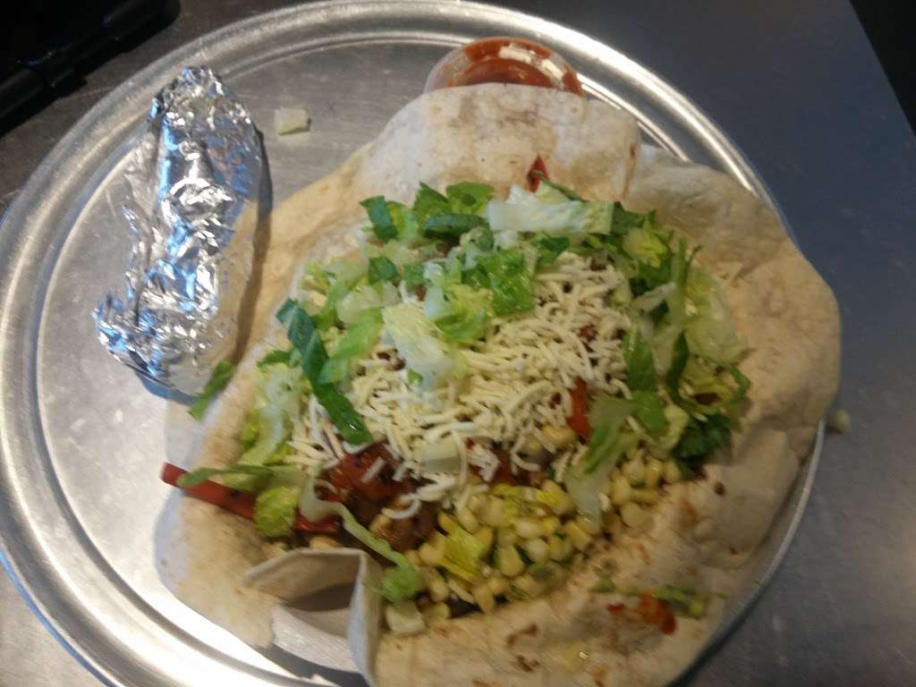 Chipotle Mexican Grill | 6920 Mission Rd, Prairie Village, KS 66208 | Phone: (913) 262-1305