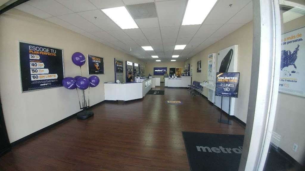 Metro by T-Mobile | 9059 Woodman Ave, Arleta, CA 91331, USA | Phone: (818) 810-9854