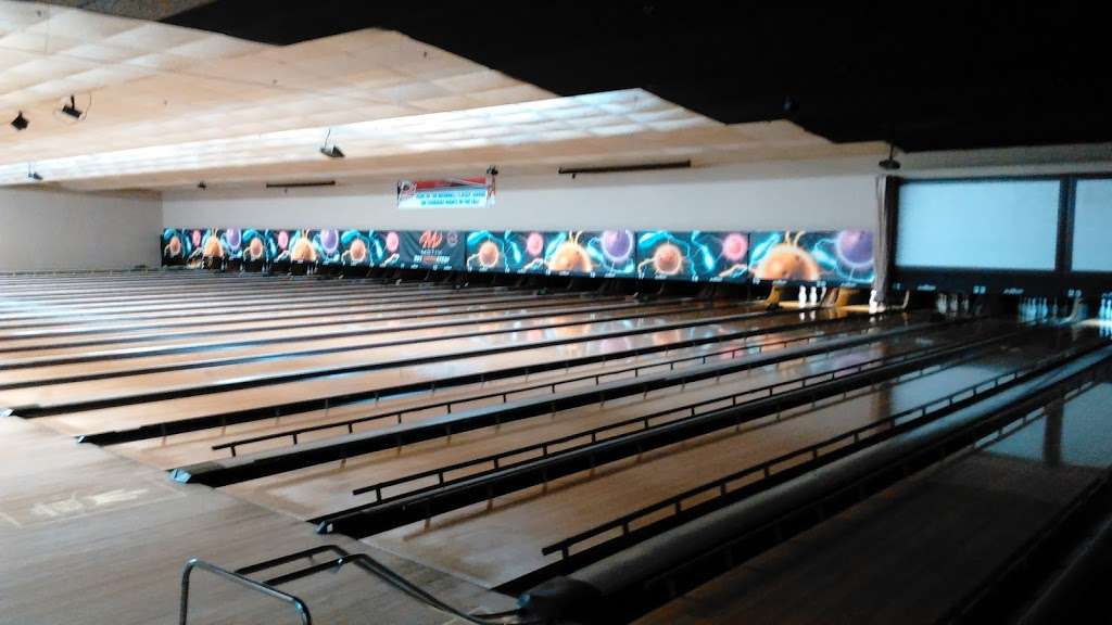 Sunshine Bowling Center | 595 E International Speedway Blvd, DeLand, FL 32724, USA | Phone: (386) 738-5566