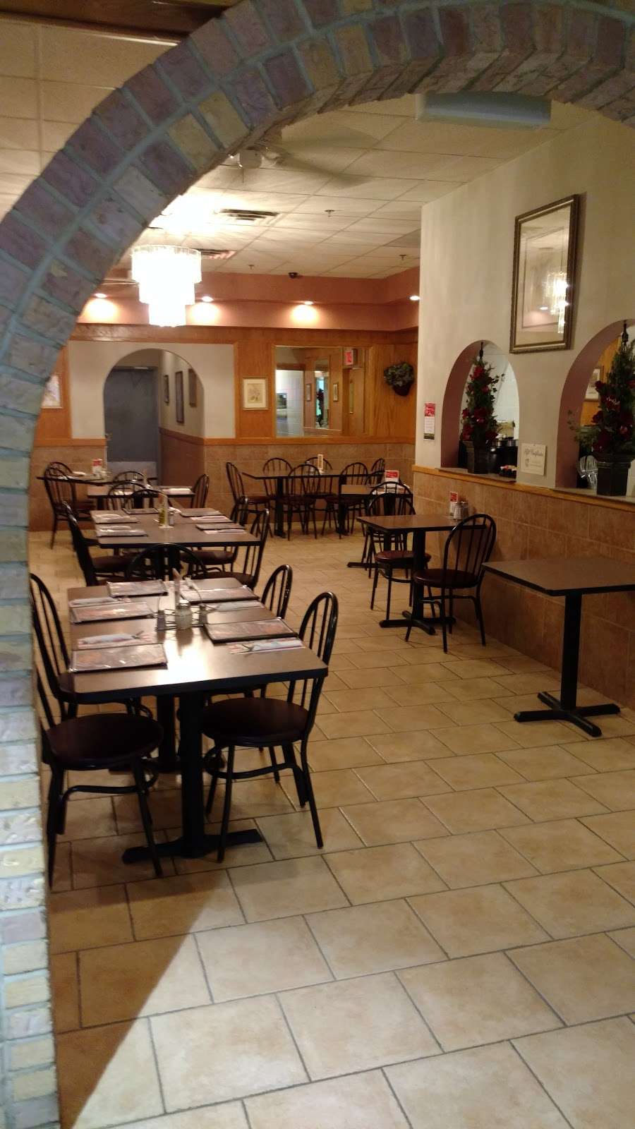 Franks Pizza and Italian Restaurant | 300 NJ-18, East Brunswick, NJ 08816, USA | Phone: (732) 698-1500