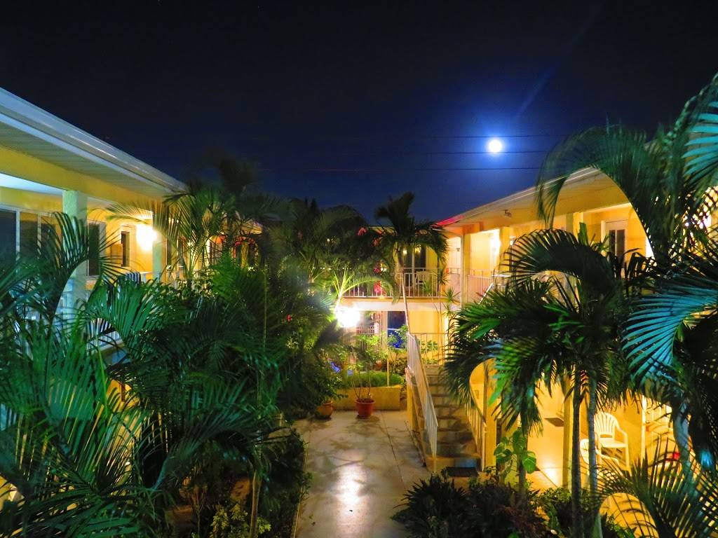 Suncoast Motel-Treasure Island | 10264 Gulf Blvd, Treasure Island, FL 33706, USA | Phone: (727) 360-9256