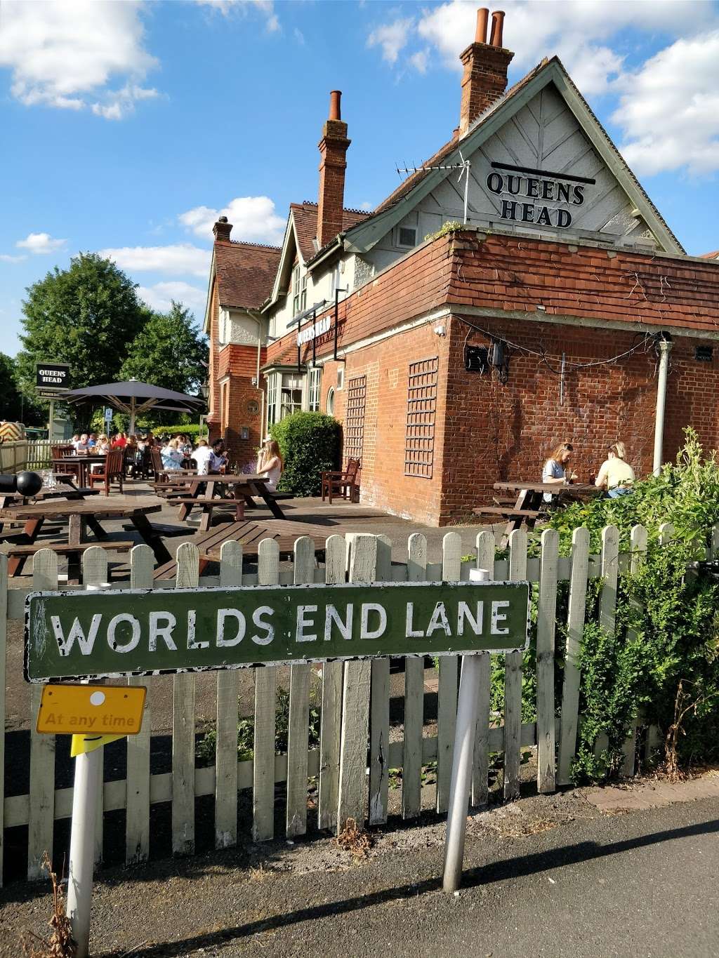 The Queens Head | Queens Head, 73 High St, Orpington BR6 6BQ, UK | Phone: 01689 853455