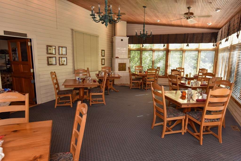 The Inn at Union Pier | 9708 Berrien St, Union Pier, MI 49129, USA | Phone: (269) 469-4700