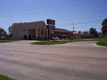 Travelers Inn | 3210 1st St, Rosenberg, TX 77471, USA | Phone: (281) 342-7721