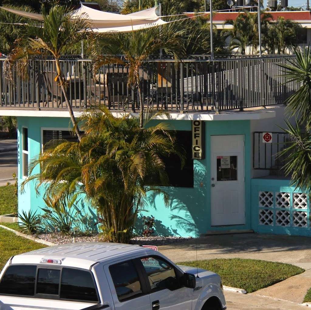 White Horse Motel | 1426 S Federal Hwy, Lake Worth, FL 33460 | Phone: (561) 318-7040