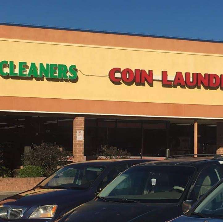 Village Oaks Coin Laundry & Dry Cleaners | 2510 Little Rock Rd, Charlotte, NC 28214, USA | Phone: (704) 393-7676